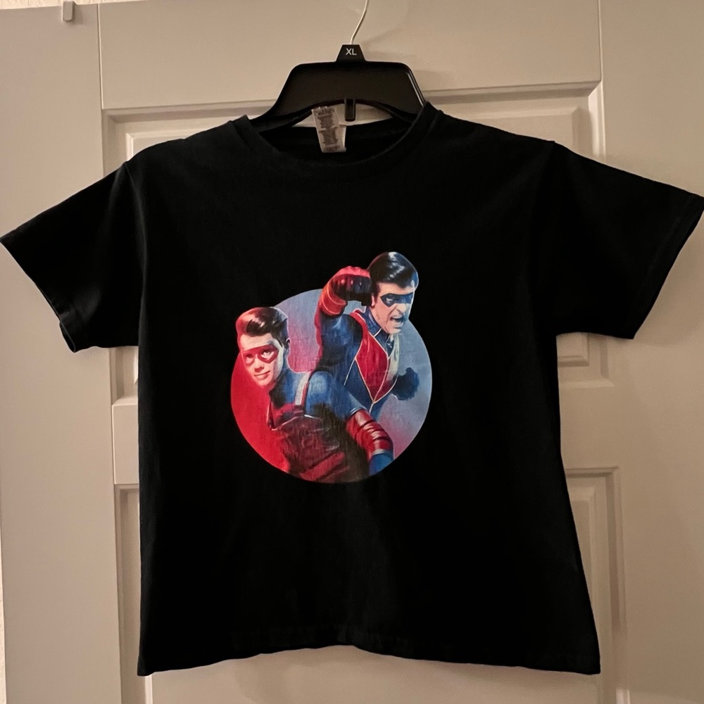Youth / kid small black shirt. Captain Man / Kid Danger (Henry Hart).